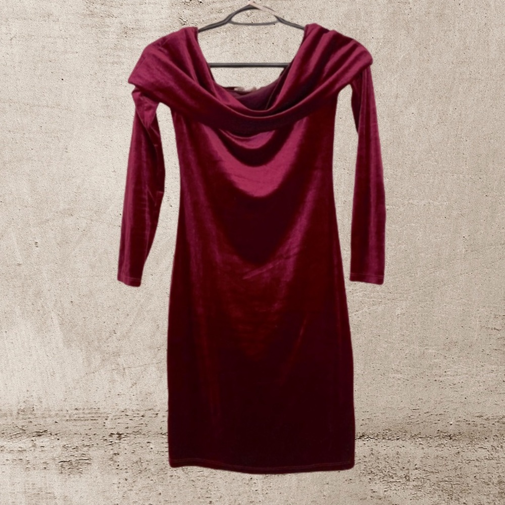 🌵4/$20  Deep Red Velvet Off the Shoulder Bodycon Dress